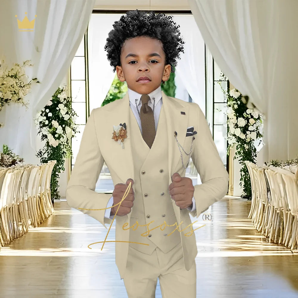 Elegant White 3-Piece Suit for Boys – Classic Peak Lapel Tuxedo, Suitable for Performances and Festive Attire.